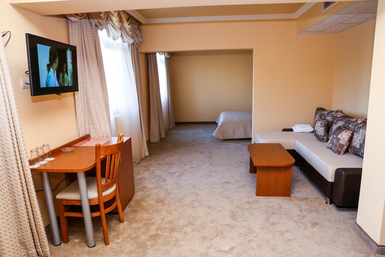 Hotel Bulgaria Kardzsali Kültér fotó